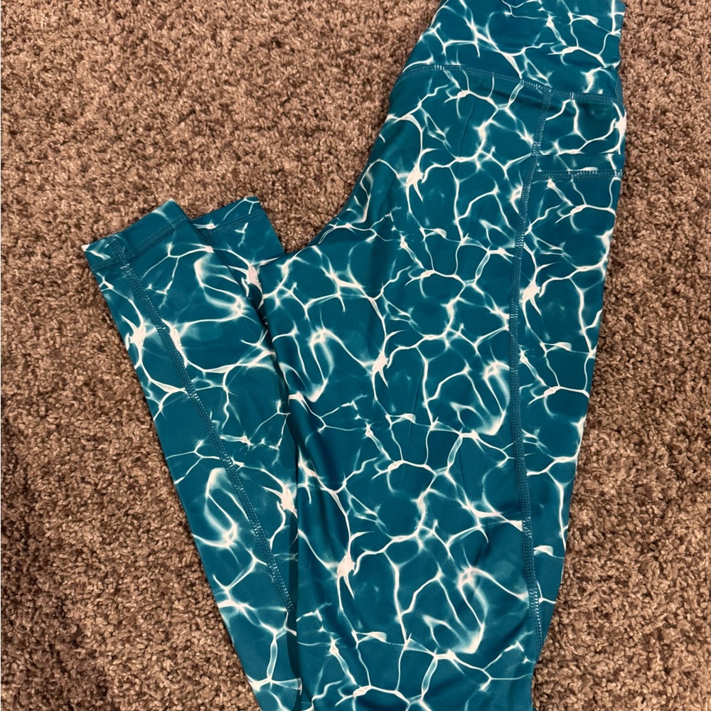 BuffBunny Blue Water Pattern Leggings